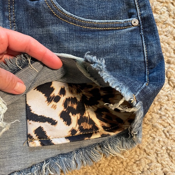 KanCan shorts - Picture 4 of 4